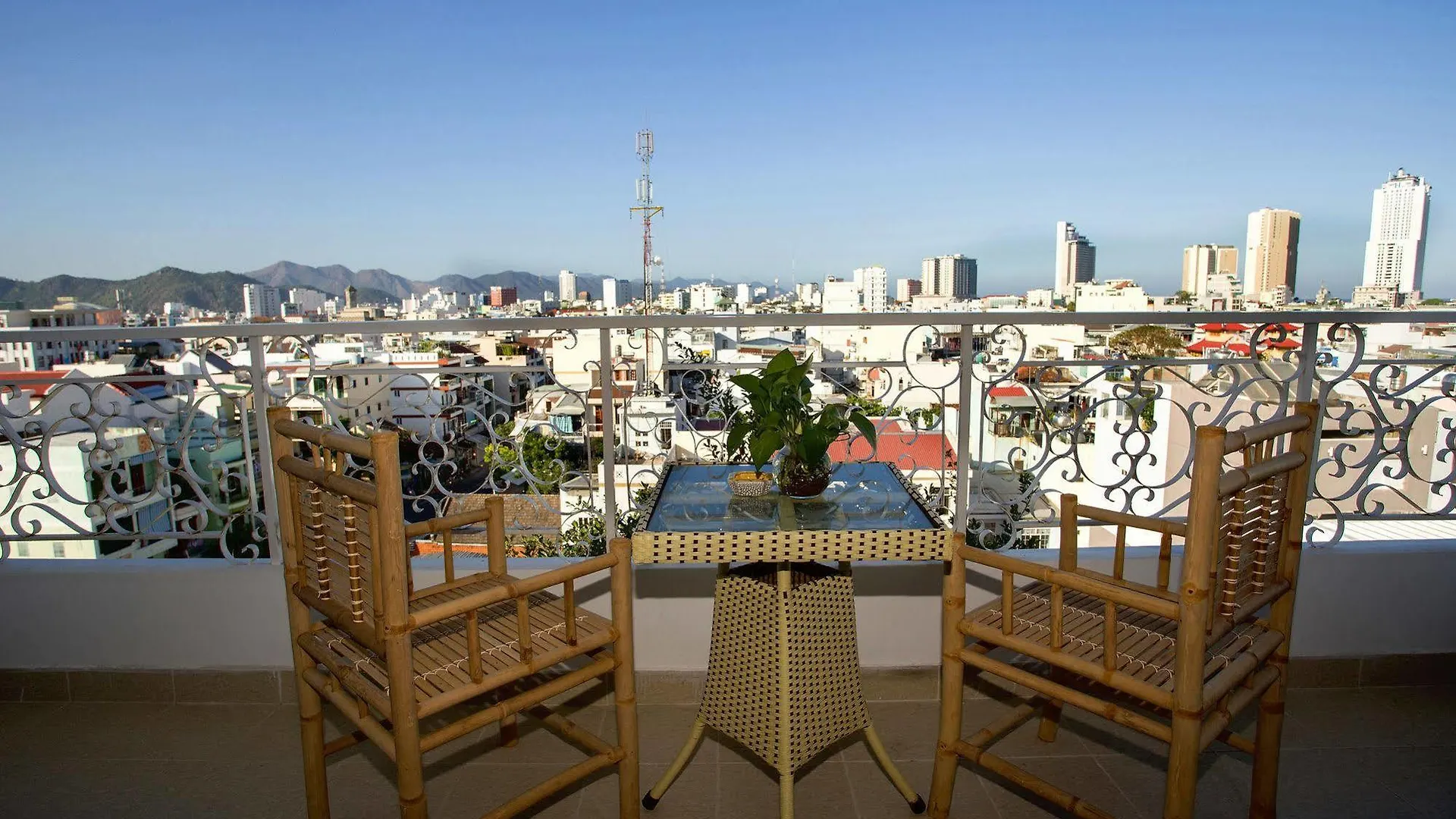 Rex Hotel & Apartment Nha Trang 3*,